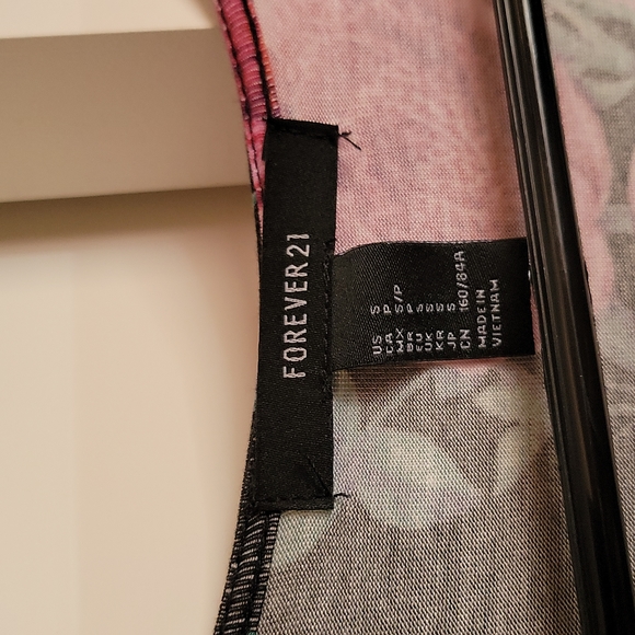 Black Floral Forever 21 Maxi Wrap Dress - Picture 4 of 8